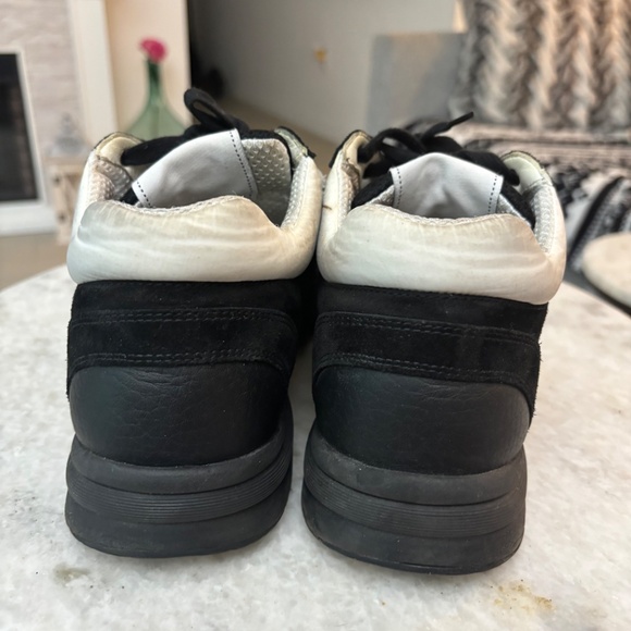 AUTHENTIC CHANEL,leather,suede calf skin,black/white,women trainer size 39.5 EU - Picture 8 of 13